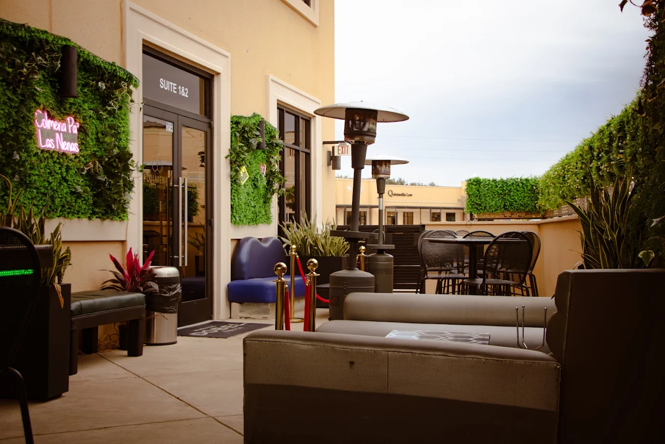 Garden of Eden outdoor lounge and bar atmosphere